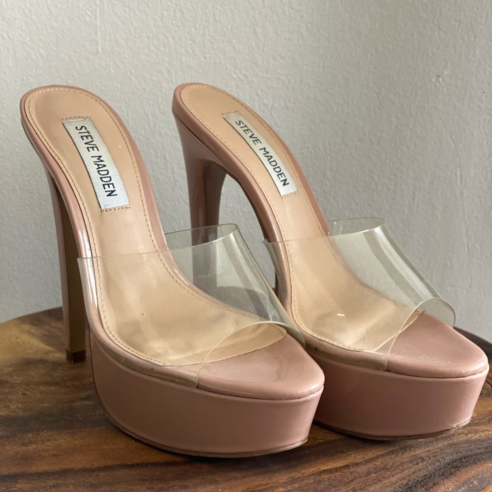 STEVE MADDEN PLATFORM HEELS.
